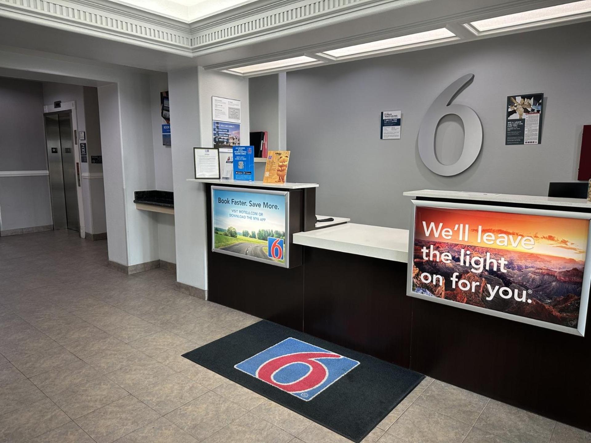 Motel 6-Mission, Tx Eksteriør billede